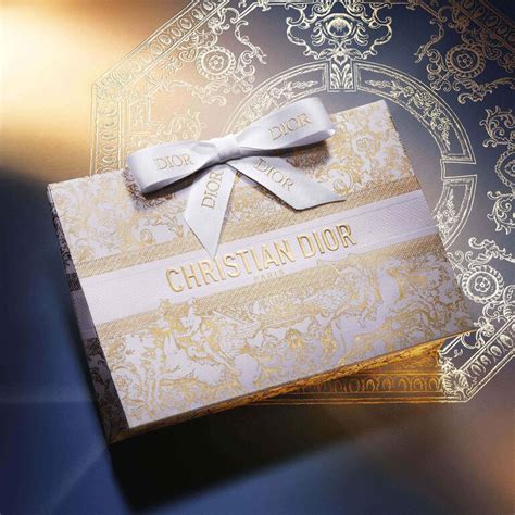 dior art of gifting clutch free gift|the art of gifting.